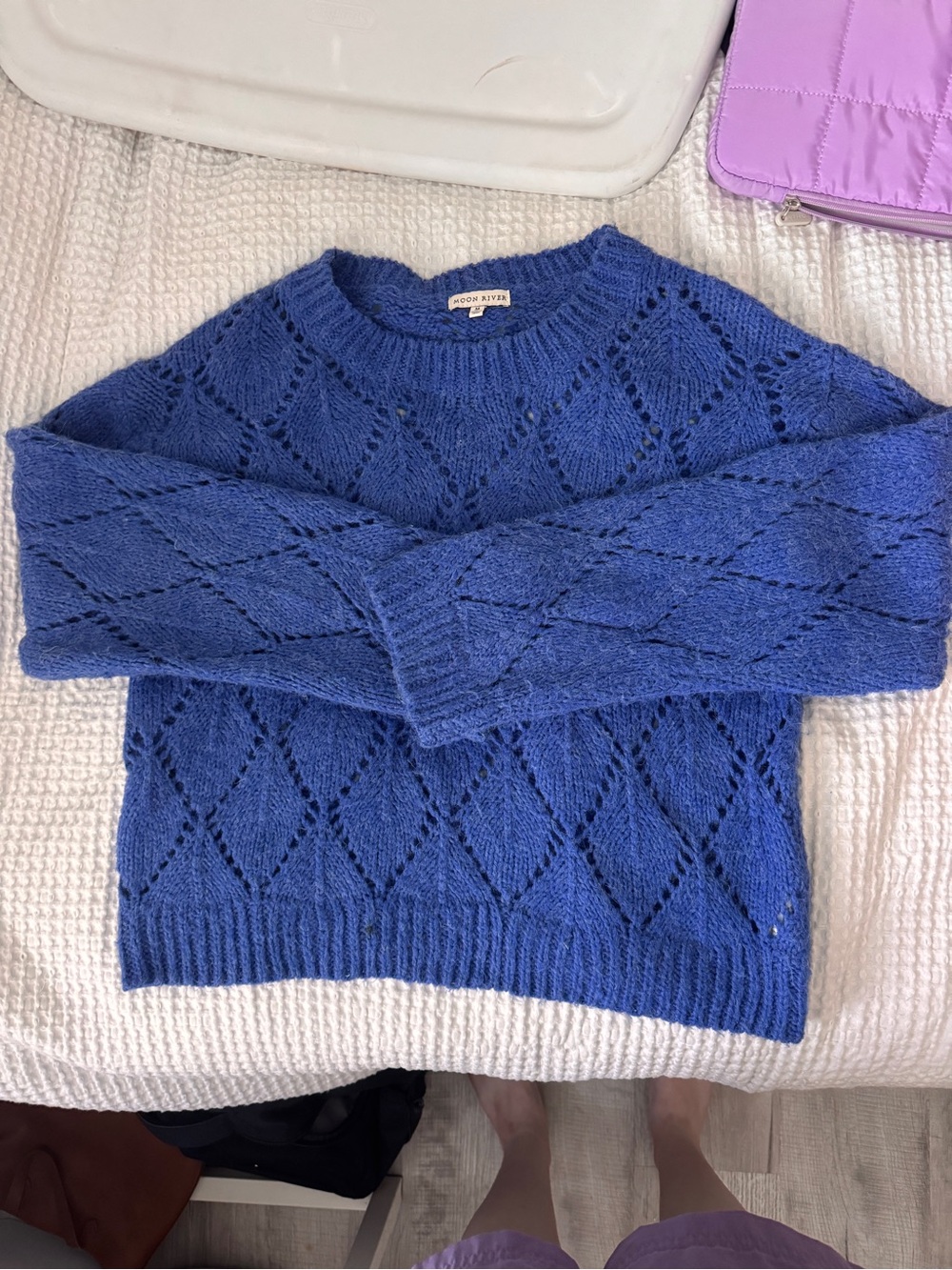 Blue Eyelet pattern Sweater - Picture 2 of 3